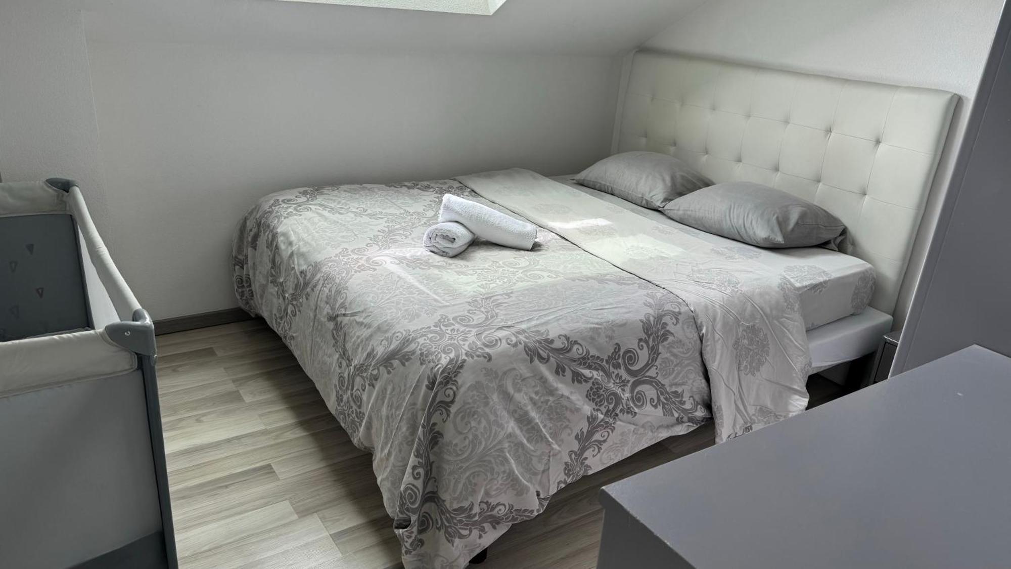 Appartement Bes,, Attique Neuf Avec Confort Wittenheim Esterno foto