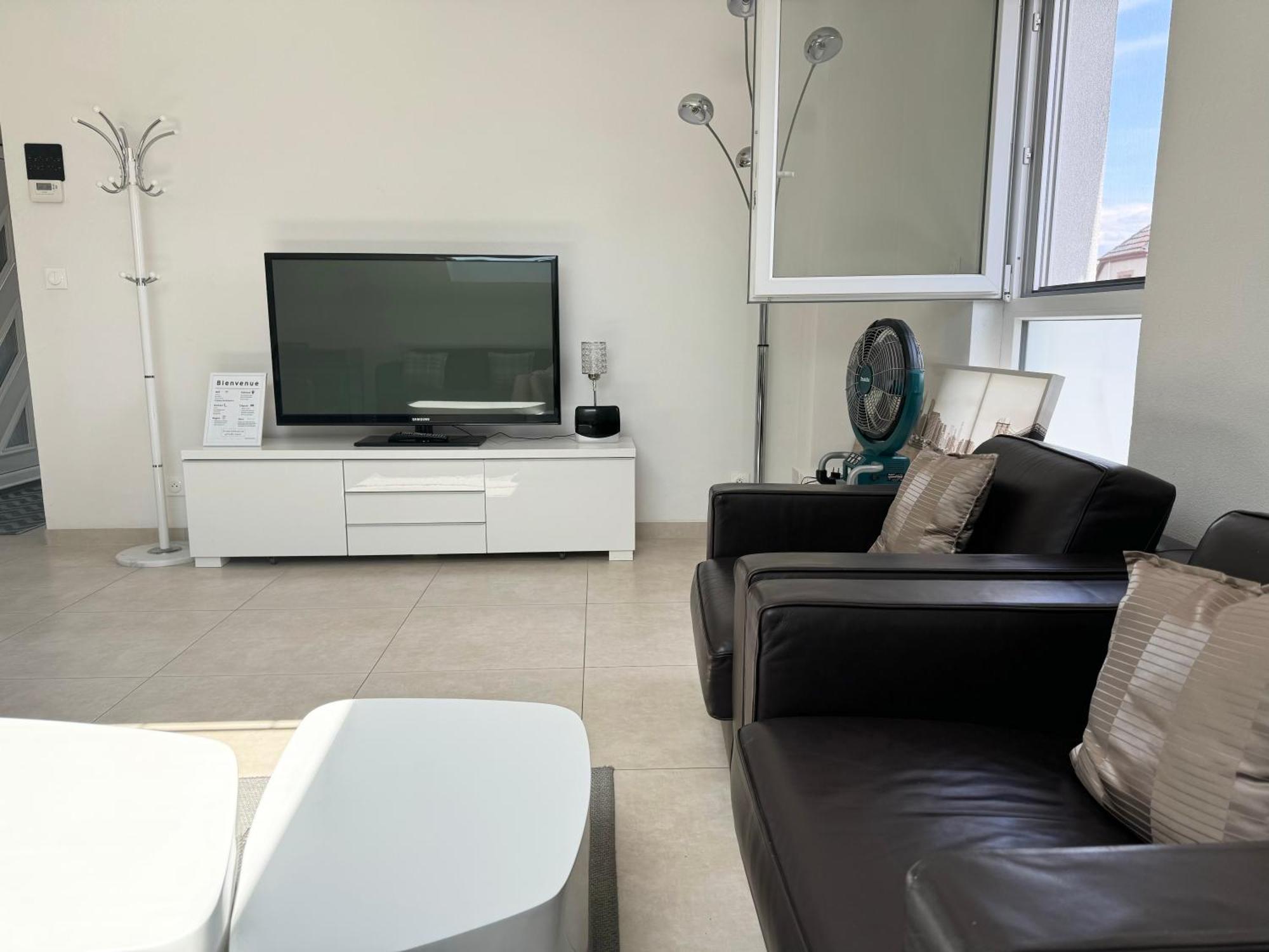 Appartement Bes,, Attique Neuf Avec Confort Wittenheim Esterno foto